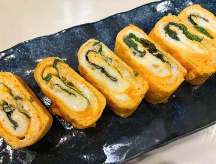 巻く前に『5枚』入れてみて！　玉子焼きを切ると「弁当にピッタリ」「香りもよし」