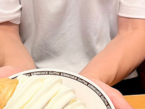 ソフトクリームを注文した客　出てきたものに「デカすぎるだろ！」【コメダ珈琲店】