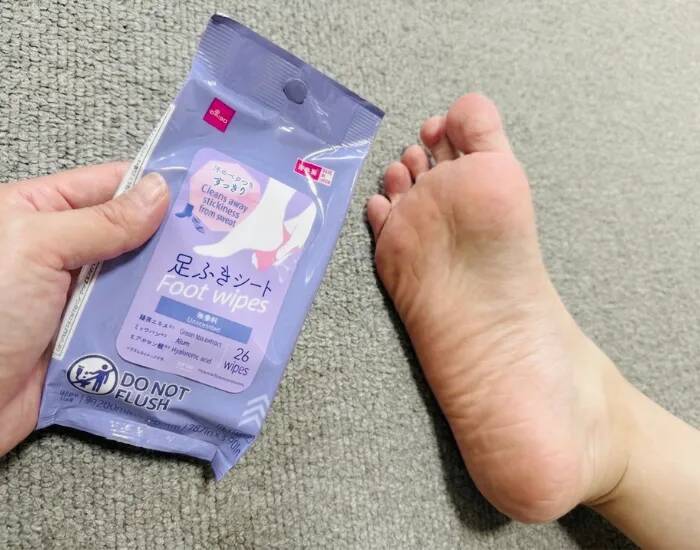 ダイソー『足ふきシート』が超優秀！ 　買って試した使用感に「もう手放せない」