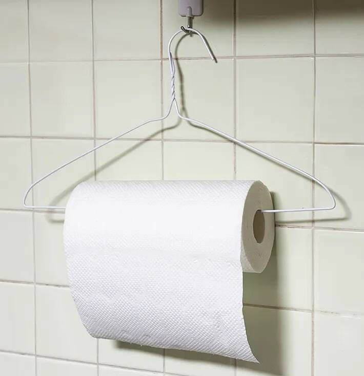 ダイソーのハンガー　折り曲げると…「ハッとした」「キッチンで役立つ」【収納術3選】