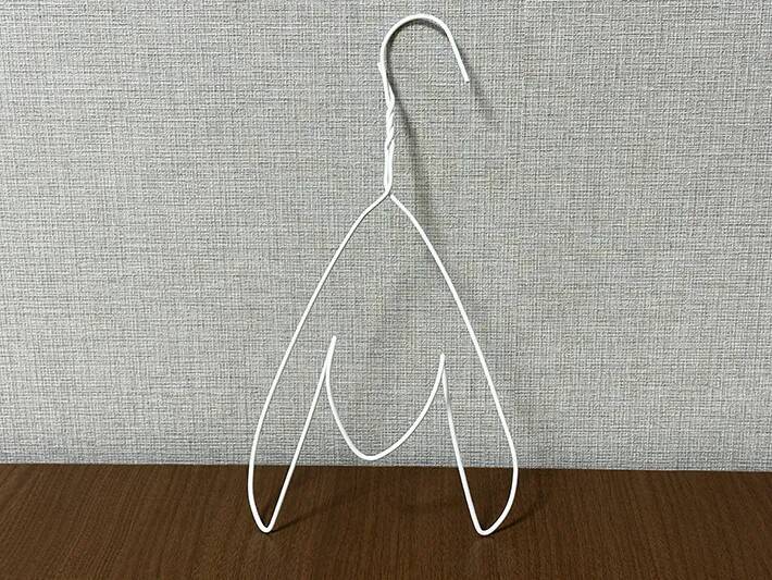 ダイソーのハンガー　折り曲げると…「ハッとした」「キッチンで役立つ」【収納術3選】