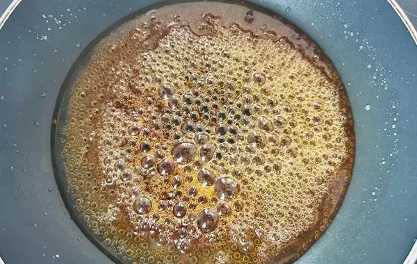 「ほったらかしで完成！　トロトロ『炊飯器おやつ』に「一晩でなくなった」「子供が大喜び」」の画像