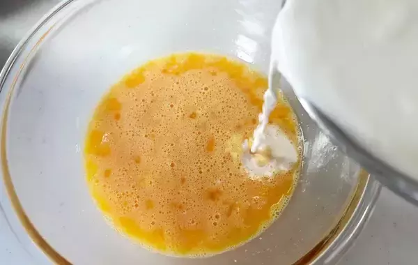 「ほったらかしで完成！　トロトロ『炊飯器おやつ』に「一晩でなくなった」「子供が大喜び」」の画像