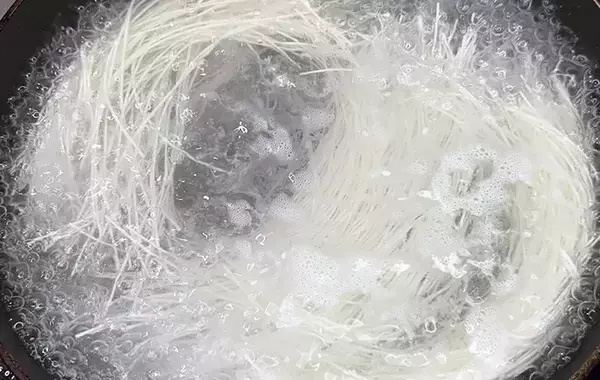 「そうめんは『火を止めて放置』が正解？　食べ比べたら「違いがはっきり分かった」」の画像