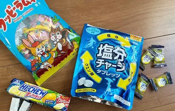 「ダイソーで買った『ドリンクボトル』の活用術　中が見えるのを利用して？」の画像