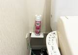 「トイレットペーパーホルダーに『ブックエンド』を設置　簡単な裏ワザに「収納スペースが増えた」」の画像7