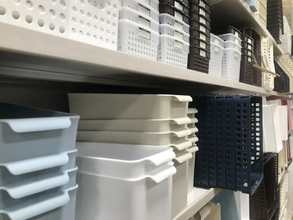 ブックエンドを収納に使うと？　整理収納アドバイザーの提案に「おしゃれ」「便利すぎ」【収納テク4選】