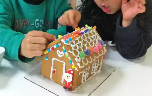 「子供「残りはサンタさんに食べてもらおう」　クリスマスパーティーで母親がピンチ！」の画像