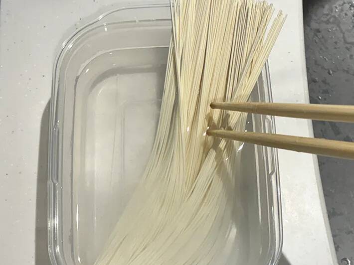 そうめん1束を500Wレンジでチン！　手順4つで作れる10分レシピが「絶品！」