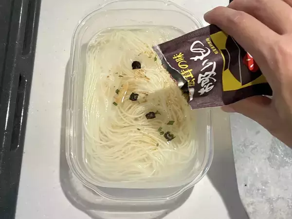 「そうめん1束を500Wレンジでチン！　手順4つで作れる10分レシピが「絶品！」」の画像