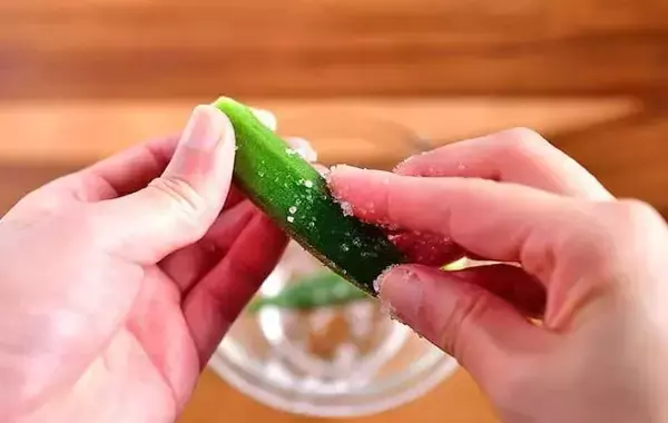 「玉子焼きに『2本』入れてみて！　切ると「断面かわいい」「食感がいい」【管理栄養士のレシピ】」の画像