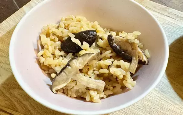 「下味は『小さじ1杯ずつ』　うま味広がる『シイタケご飯』に小2息子が「おかわり！」」の画像