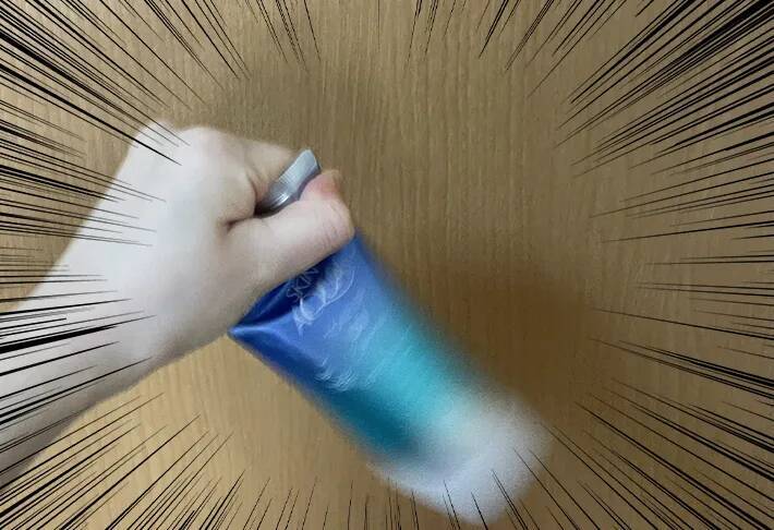 毎朝ブンブンと振ってたの、時間の無駄だった…！　ダイソーの便利グッズで出にくい『チューブ』を完全攻略
