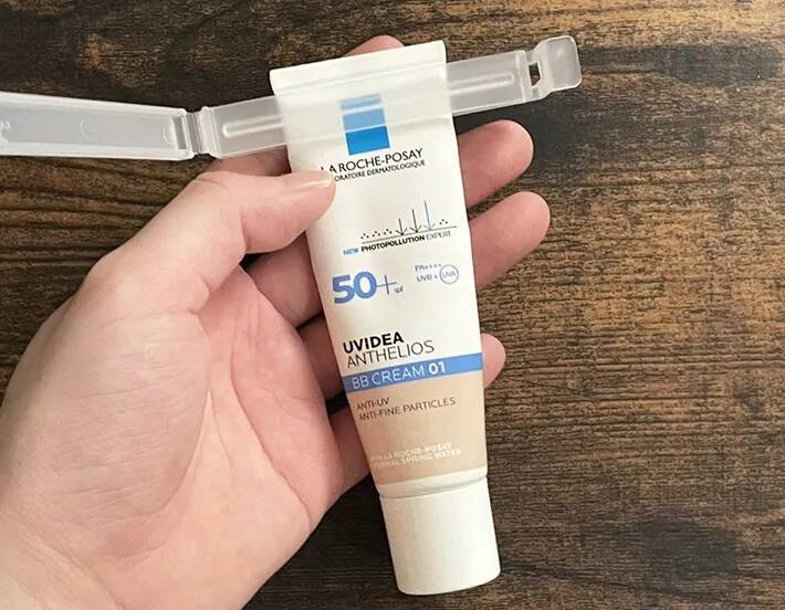 毎朝ブンブンと振ってたの、時間の無駄だった…！　ダイソーの便利グッズで出にくい『チューブ』を完全攻略