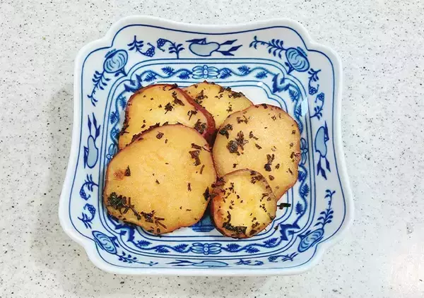 「砂糖もみりんも使いません！　フライパンで簡単『さつまいも紅茶煮』」の画像