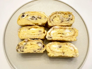 玉子焼きに『1個』入れるだけ！　みじん切りにした具材に「いつもより旨味アップ」