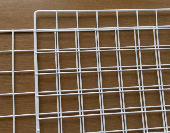 ワイヤーネット、そのまま使うのもったいない！　"モコモコ収納"への変身ぶりが想像以上【DIY4選】