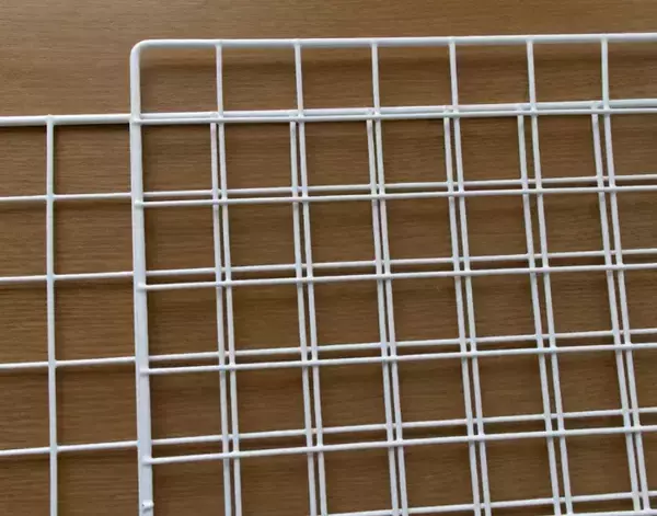 「ワイヤーネット、そのまま使うのもったいない！　"モコモコ収納"への変身ぶりが想像以上【DIY4選】」の画像