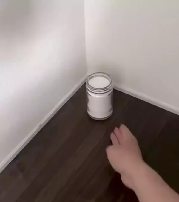 「多くの人がやりがち！　クローゼットの『NG行動』3選、驚きの内容に「なるほど…」」の画像