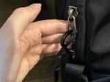 「リュックサックの貴重品を守りたい！　ファスナーの防犯が簡単で「60代もできた」」の画像5
