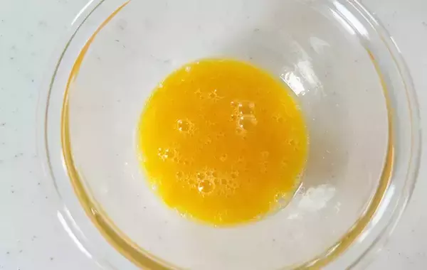 「「考えた人、天才かも…」　卵1個でも厚焼きになる玉子焼きの作り方【料理の裏技】」の画像