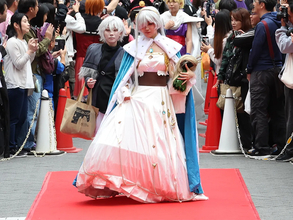 400人のコスプレイヤーが街中を歩く！　一大イベントが始まった深刻なワケが…