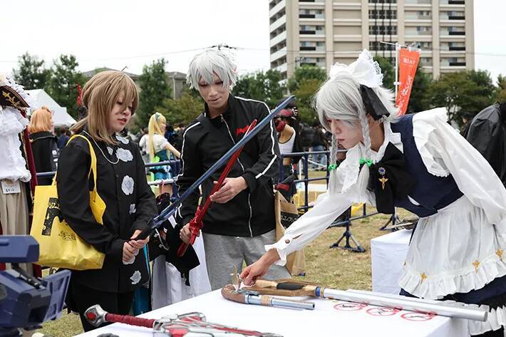 400人のコスプレイヤーが街中を歩く！　一大イベントが始まった深刻なワケが…