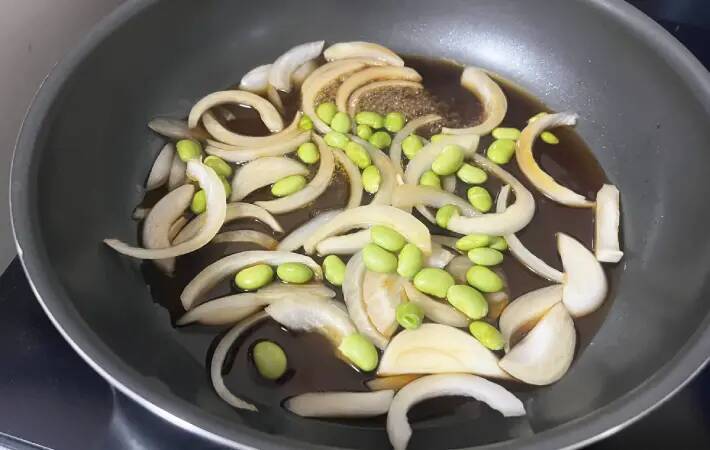 その発想はなかった！　玉子丼に“あの夏野菜”を足すだけで夫絶賛の神レシピに大変化