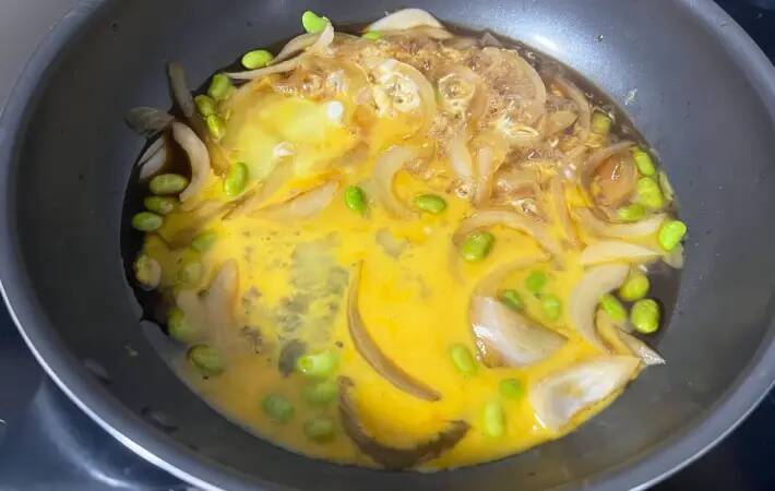 その発想はなかった！　玉子丼に“あの夏野菜”を足すだけで夫絶賛の神レシピに大変化