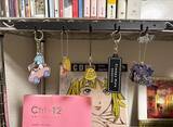 「ダイソーで買った『壁掛けフック』　穴を開けずに使うアイディアで「一気に収納増えた」」の画像7