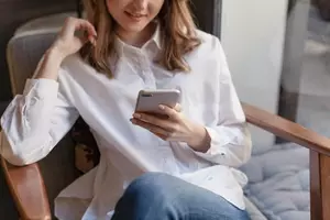 夜中に気になる彼からlineが 何時までなら返す 返さない 年6月1日 エキサイトニュース 2 2