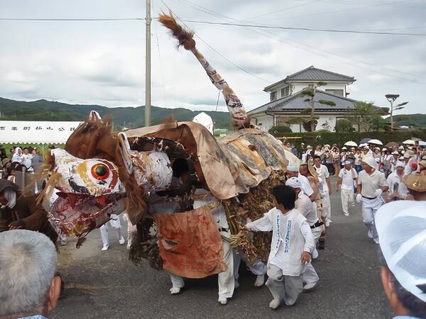 牛や虎など巨大な つくいもん が大迫力 鹿児島の約300年続く伝統 市来の七夕踊り 17年8月4日 エキサイトニュース
