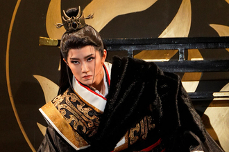 月組・礼華はる  王としての"矜持"と人間としての"葛藤"を体現した主演作「雨にじむ渤海(26年月組・バウ)」