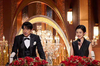 「国宝」吉沢亮へ横浜流星から最優秀ブロンズのバトン、河合優実と倍賞千恵子の熱いハグも！人気俳優たちが集結した「第49回日本アカデミー賞授賞式」の名場面