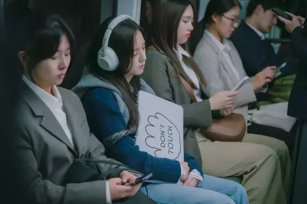 「BLACKPINK・ジスの華麗な七変化ぶりも目を惹く！ソ・イングク、イ・ジェウク、キム・ヨンデら人気俳優たちと恋模様を繰り広げる「マンスリー彼氏」で見せたチャーミングな引力」の画像