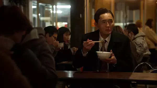 「松重豊演じる井之頭五郎が頬張る料理の数々に心が満たされる！至極のグルメと共に楽しむ「孤独のグルメ」大晦日スペシャル」の画像