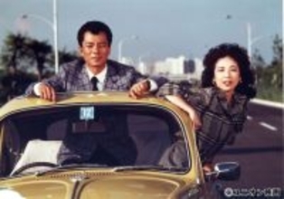 当時30代、水谷豊が新人事件記者の奮闘をコミカルに好演！伊藤蘭共演の「事件記者 チャボ！」