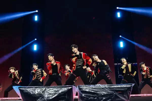 「BTSの完全体復活で勢いづくHYBE勢が躍動！7人の絆が垣間見えたENHYPEN、ヨンジュンのソロも鮮烈なTOMORROW X TOGETHERら、K-POPの勢いを象徴する"国立競技場"の熱狂」の画像