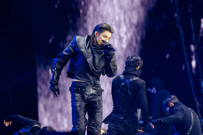 BTSの完全体復活で勢いづくHYBE勢が躍動！7人の絆が垣間見えたENHYPEN、ヨンジュンのソロも鮮烈なTOMORROW X TOGETHERら、K-POPの勢いを象徴する"国立競技場"の熱狂