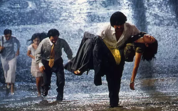 「永作博美や深田恭子も挑んだ難役！復帰作「しあわせな選択」の日本公開が控えるソン・イェジンの色褪せない魅力が詰まった「私の頭の中の消しゴム」」の画像