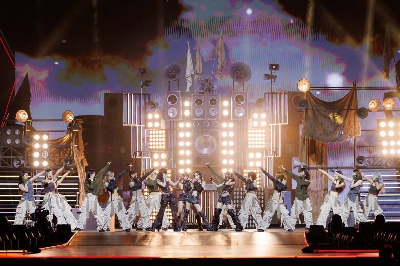 aespa(エスパ)らしさが光る"蠱惑的"なパフォーマンス！世界を席巻したHUNTR/X(ハントリックス)のカバーにも沸いた「MAMA」の名場面