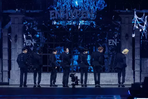 「aespa(エスパ)らしさが光る"蠱惑的"なパフォーマンス！世界を席巻したHUNTR/X(ハントリックス)のカバーにも沸いた「MAMA」の名場面」の画像