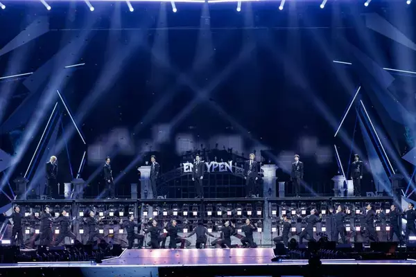 「aespa(エスパ)らしさが光る"蠱惑的"なパフォーマンス！世界を席巻したHUNTR/X(ハントリックス)のカバーにも沸いた「MAMA」の名場面」の画像