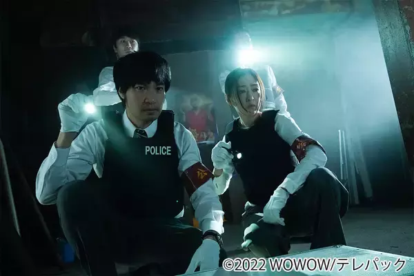 「青木崇高と松雪泰子の激情を抑えた演技に引き込まれる「連続ドラマW 邪神の天秤 公安分析班」」の画像