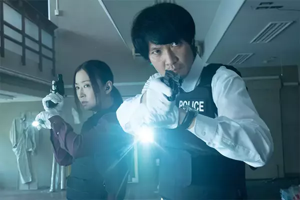 「青木崇高と松雪泰子の激情を抑えた演技に引き込まれる「連続ドラマW 邪神の天秤 公安分析班」」の画像
