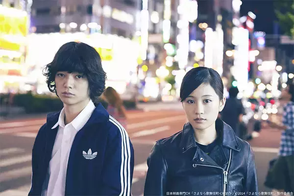 「染谷将太×前田敦子、揺れる恋人たちを体現した繊細な演技に引き込まれる――ラブホテルが舞台の群像劇「さよなら歌舞伎町」」の画像