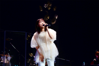 上白石萌音、歌手デビュー10周年へ！最新ライヴ「Mone Kamishiraishi "yattokosa" 26 《texte》」生中継に期待高まる