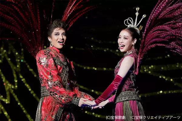 鳳月杏＆天紫珠李の月組新トップコンビが降臨！新生月組の豪華ショー「PHOENIX RISING」