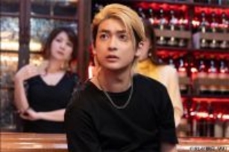 高橋文哉の緻密な演じ分けが光るヤンキードラマ「伝説の頭 翔」――オタク高校生と金髪カリスマヤンキー、1人2役の魅力