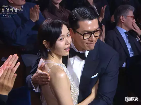 ヒョンビン＆ソン・イェジン夫妻の熱いハグ＆スピーチ！互いへの深い愛情が伝わる「第46回 青龍映画賞」の名場面